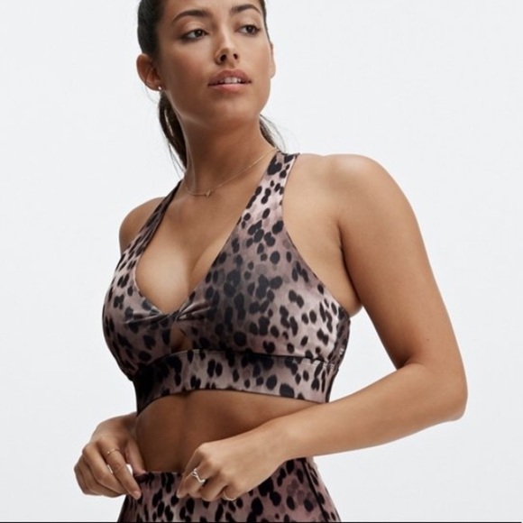 Fabletics spotted twist front sports bra, small - Picture 4 of 9